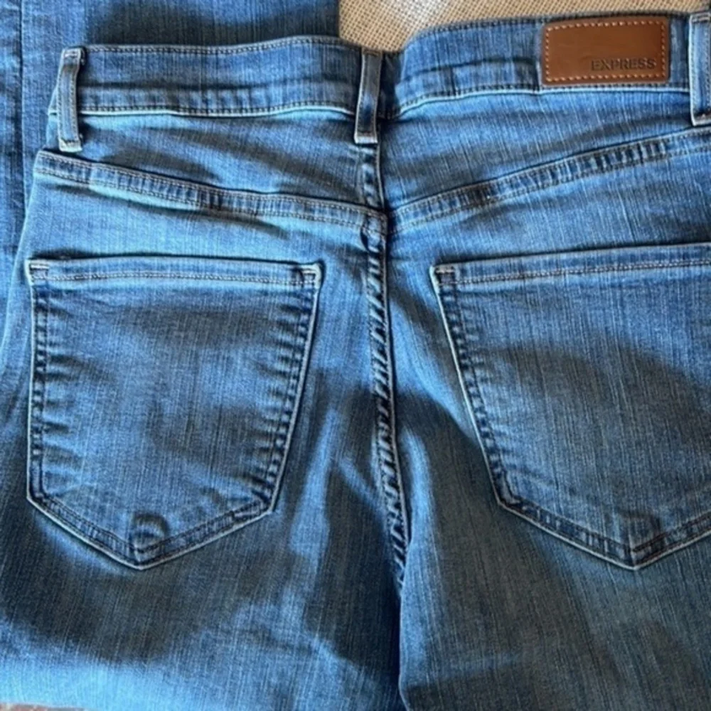 EXPRESS JEANS 👖 SUPER High rise , ankle fit, SIZE8R